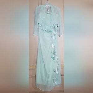 David's Bridal mint, long, strapless bridesmaid gown. Wedding. Plus size. Prom.